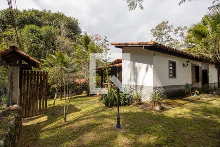 Casa de condomínio para alugar com 350m², 3 quartos e 4 vagasFachada