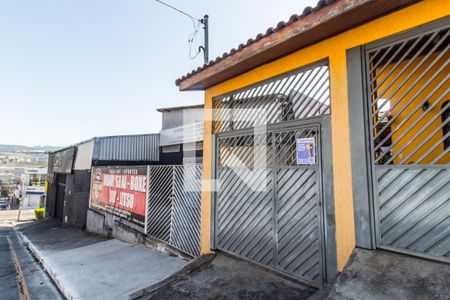 Casa para alugar com 90m², 2 quartos e 2 vagasFachada