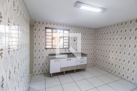 Casa para alugar com 90m², 2 quartos e 2 vagasCozinha