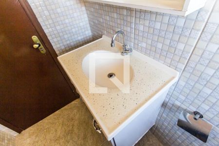 Casa para alugar com 90m², 2 quartos e 2 vagasDetalhe do banheiro
