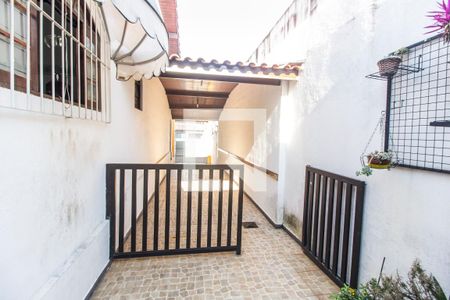 Casa para alugar com 90m², 2 quartos e 2 vagasEntrada