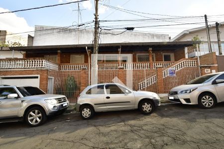 Casa à venda com 120m², 2 quartos e 2 vagasFachada