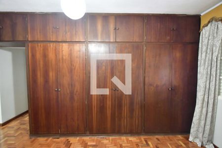 Casa à venda com 120m², 2 quartos e 2 vagasQuarto Suíte 2 - Armário