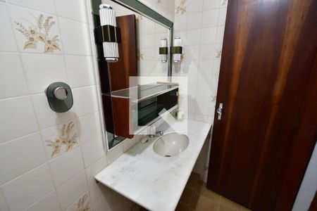 Casa à venda com 120m², 2 quartos e 2 vagasBanheiro Suíte 1