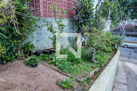 Casa à venda com 450m², 6 quartos e 2 vagas Casa à venda com 450m², 6 quartos e 2 vagasJardim