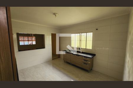 Casa à venda com 100m², 2 quartos e 2 vagasCozinha 