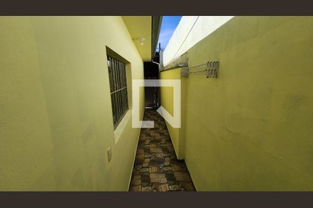 Casa à venda com 100m², 2 quartos e 2 vagasCorredor 