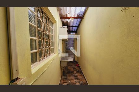 Casa à venda com 100m², 2 quartos e 2 vagasCorredor 
