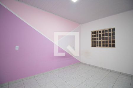 Quarto 1 de casa para alugar com 3 quartos, 90m² em Recanto das Emas, Brasília