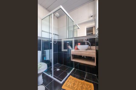 Casa de condomínio à venda com 125m², 3 quartos e 6 vagas Casa de condomínio à venda com 125m², 3 quartos e 6 vagasBanheiro da Suíte