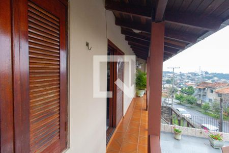 Casa à venda com 232m², 3 quartos e 2 vagasVaranda