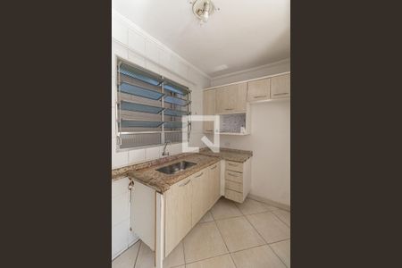 Sala e Cozinha  de casa de condomínio à venda com 2 quartos, 54m² em Itaquera, São Paulo