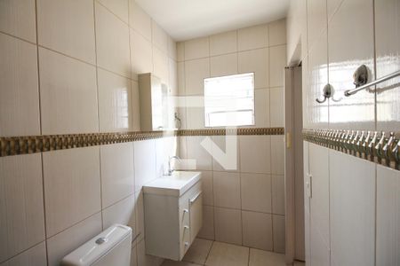 Casa para alugar com 60m², 2 quartos e sem vaga Casa para alugar com 60m², 2 quartos e sem vagaBanheiro da Suíte 2