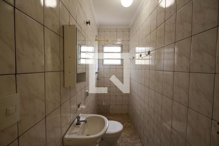 Casa para alugar com 60m², 2 quartos e sem vaga Casa para alugar com 60m², 2 quartos e sem vagaBanheiro Social