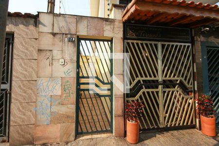 Casa para alugar com 60m², 2 quartos e sem vaga Casa para alugar com 60m², 2 quartos e sem vagaFachada