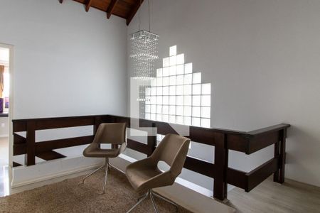 Casa à venda com 311m², 4 quartos e 4 vagas Casa à venda com 311m², 4 quartos e 4 vagasHall