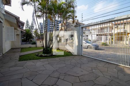Casa à venda com 311m², 4 quartos e 4 vagas Casa à venda com 311m², 4 quartos e 4 vagasÁrea externa