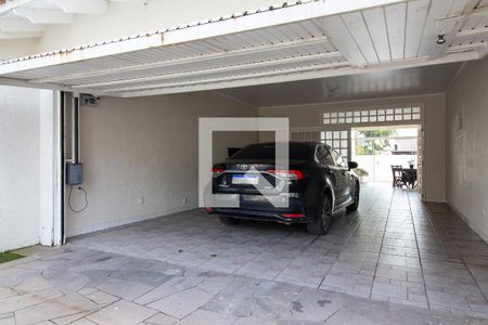 Casa à venda com 311m², 4 quartos e 4 vagas Casa à venda com 311m², 4 quartos e 4 vagasÁrea externa