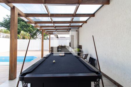 Casa à venda com 311m², 4 quartos e 4 vagas Casa à venda com 311m², 4 quartos e 4 vagasÁrea externa