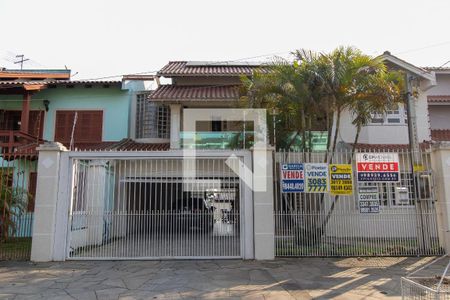 Casa à venda com 311m², 4 quartos e 4 vagas Casa à venda com 311m², 4 quartos e 4 vagasFachada