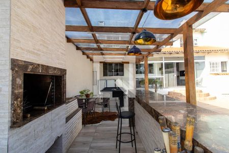 Casa à venda com 311m², 4 quartos e 4 vagas Casa à venda com 311m², 4 quartos e 4 vagasÁrea externa