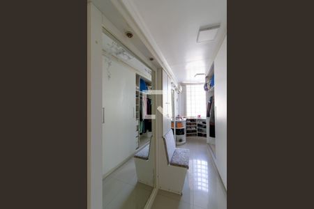 Casa à venda com 311m², 4 quartos e 4 vagas Casa à venda com 311m², 4 quartos e 4 vagasQuarto 1