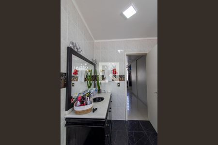 Casa à venda com 311m², 4 quartos e 4 vagas Casa à venda com 311m², 4 quartos e 4 vagasQuarto 1 - Banheiro