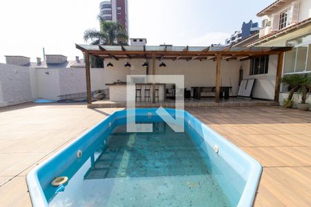 Casa à venda com 311m², 4 quartos e 4 vagas Casa à venda com 311m², 4 quartos e 4 vagasÁrea externa