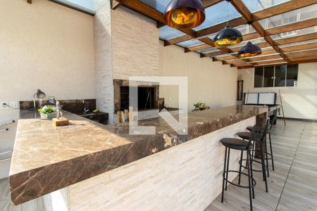 Casa à venda com 311m², 4 quartos e 4 vagas Casa à venda com 311m², 4 quartos e 4 vagasÁrea externa