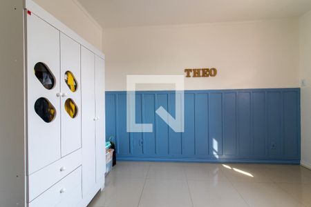 Casa à venda com 311m², 4 quartos e 4 vagas Casa à venda com 311m², 4 quartos e 4 vagasQuarto 4