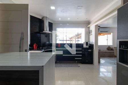 Casa à venda com 311m², 4 quartos e 4 vagas Casa à venda com 311m², 4 quartos e 4 vagasCozinha