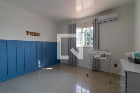 Casa à venda com 311m², 4 quartos e 4 vagas Casa à venda com 311m², 4 quartos e 4 vagasQuarto 4