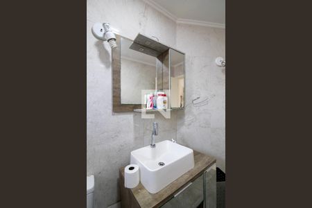 Casa à venda com 311m², 4 quartos e 4 vagas Casa à venda com 311m², 4 quartos e 4 vagasBanheiro Social