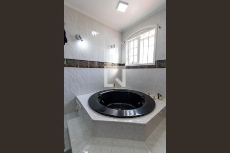 Casa à venda com 311m², 4 quartos e 4 vagas Casa à venda com 311m², 4 quartos e 4 vagasQuarto 1 - Banheiro