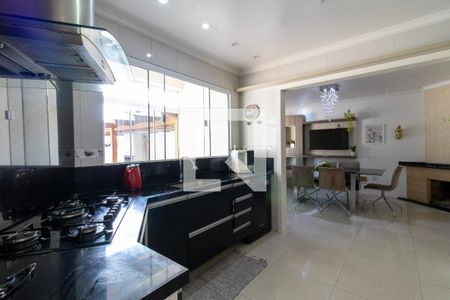 Casa à venda com 311m², 4 quartos e 4 vagas Casa à venda com 311m², 4 quartos e 4 vagasCozinha