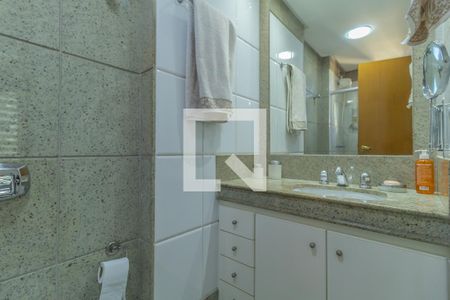 Apartamento à venda com 245m², 4 quartos e 3 vagas Apartamento à venda com 245m², 4 quartos e 3 vagasBanheiro Quarto 3