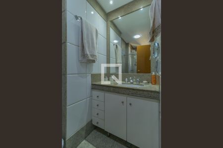 Apartamento à venda com 245m², 4 quartos e 3 vagas Apartamento à venda com 245m², 4 quartos e 3 vagasBanheiro Quarto 3