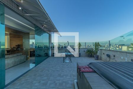 Apartamento à venda com 245m², 4 quartos e 3 vagas Apartamento à venda com 245m², 4 quartos e 3 vagasTerraço