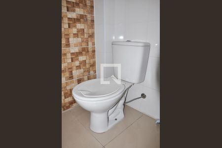 Casa à venda com 138m², 2 quartos e 2 vagasDetalhe - Lavabo Sala