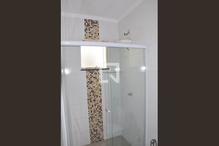 Casa à venda com 138m², 2 quartos e 2 vagasDetalhe - Suíte