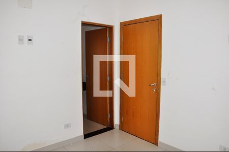 Casa à venda com 138m², 2 quartos e 2 vagasDetalhe - Quarto 01 com Suíte