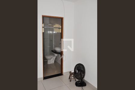 Casa à venda com 138m², 2 quartos e 2 vagasDetalhe - Quarto 02 com Suíte