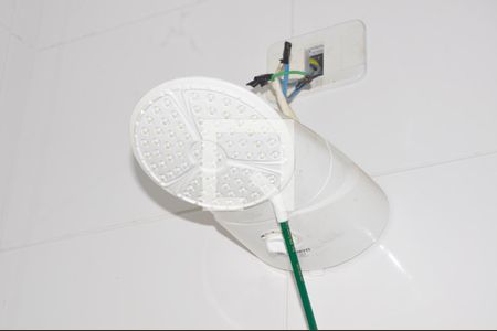 Casa à venda com 138m², 2 quartos e 2 vagasDetalhe - Suíte