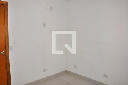 Casa à venda com 138m², 2 quartos e 2 vagasDetalhe - Quarto 01 com Suíte