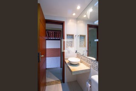 Casa de condomínio para alugar com 140m², 2 quartos e 2 vagas Casa de condomínio para alugar com 140m², 2 quartos e 2 vagasBanheiro