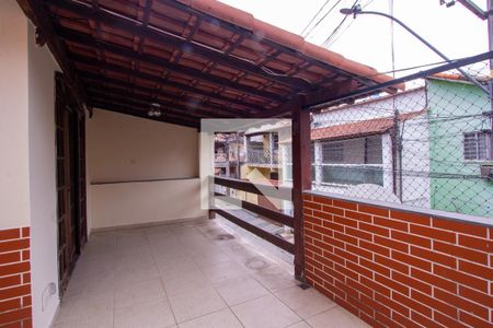 Casa de condomínio para alugar com 140m², 2 quartos e 2 vagas Casa de condomínio para alugar com 140m², 2 quartos e 2 vagasTerraço
