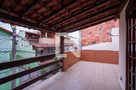 Casa de condomínio para alugar com 140m², 2 quartos e 2 vagas Casa de condomínio para alugar com 140m², 2 quartos e 2 vagasTerraço