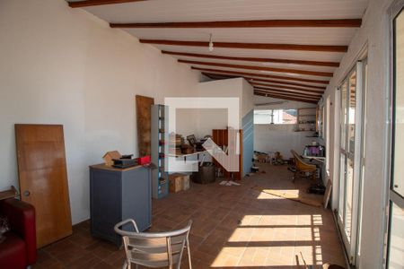 Casa à venda com 110m², 5 quartos e 2 vagasÁrea de serviço 