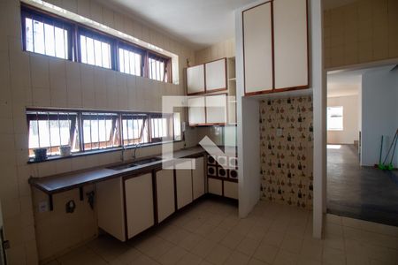 Casa à venda com 275m², 3 quartos e 3 vagas Casa à venda com 275m², 3 quartos e 3 vagasCozinha