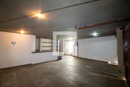 Casa à venda com 275m², 3 quartos e 3 vagas Casa à venda com 275m², 3 quartos e 3 vagasGaragem